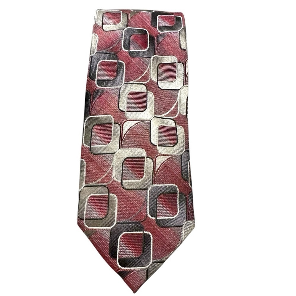 🌸Concepts by Claiborne- Red/Silver Geometric Print 100% Silk Tie